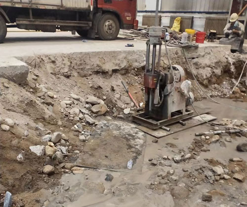 阿拉尔公路下沉压浆